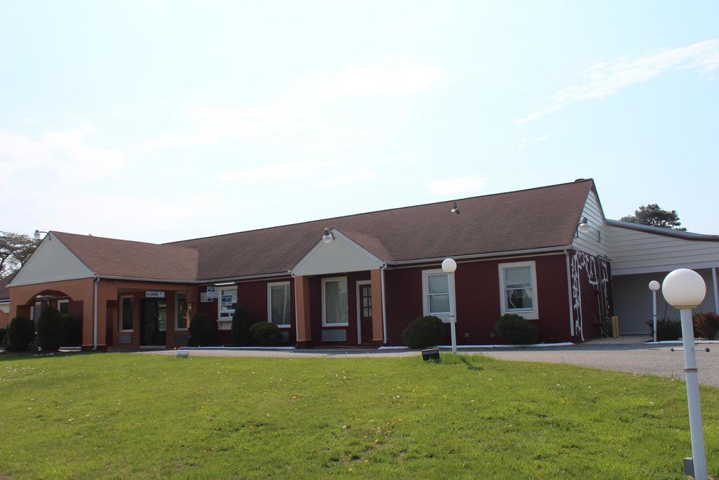 Oceanside Lodge Marmora Экстерьер фото