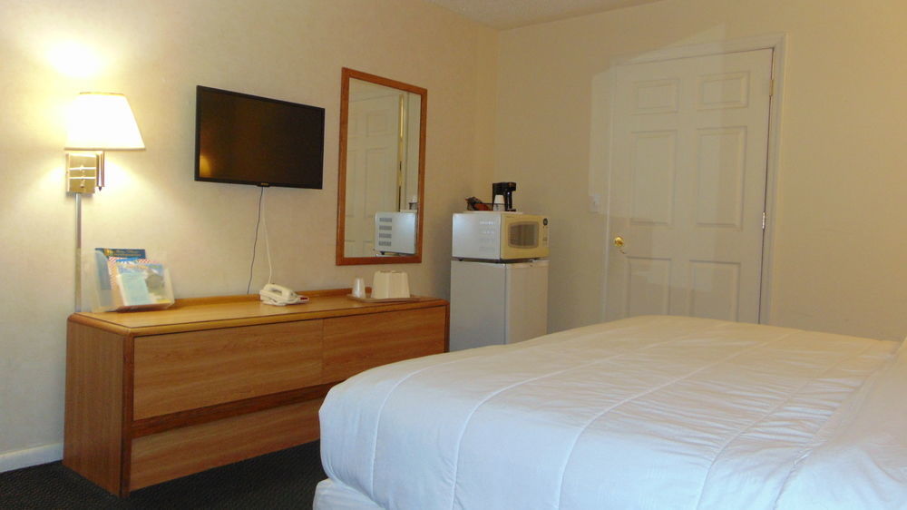 Oceanside Lodge Marmora Экстерьер фото