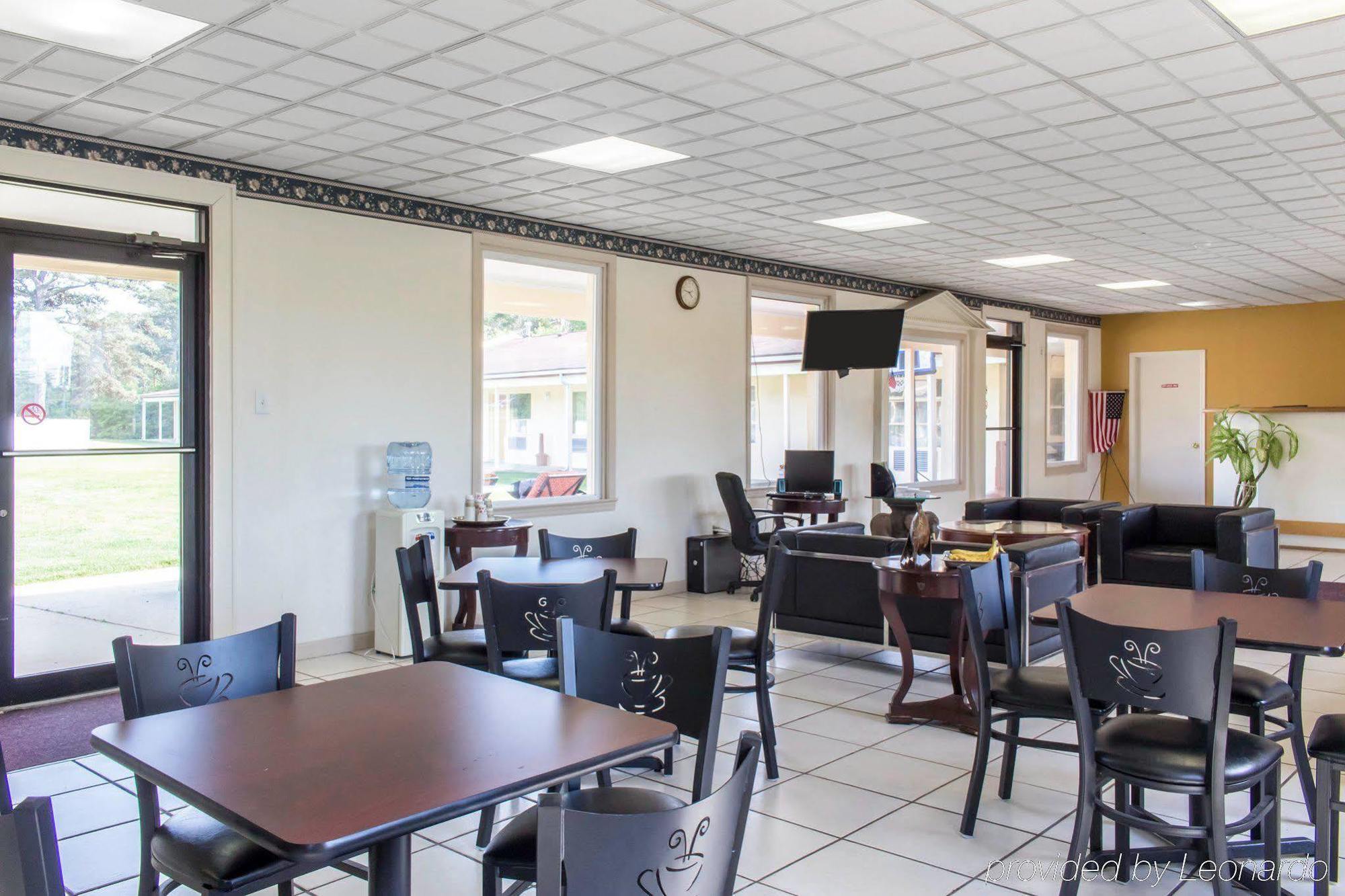 Oceanside Lodge Marmora Экстерьер фото