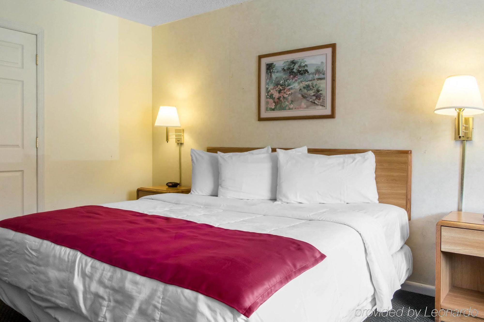 Oceanside Lodge Marmora Экстерьер фото