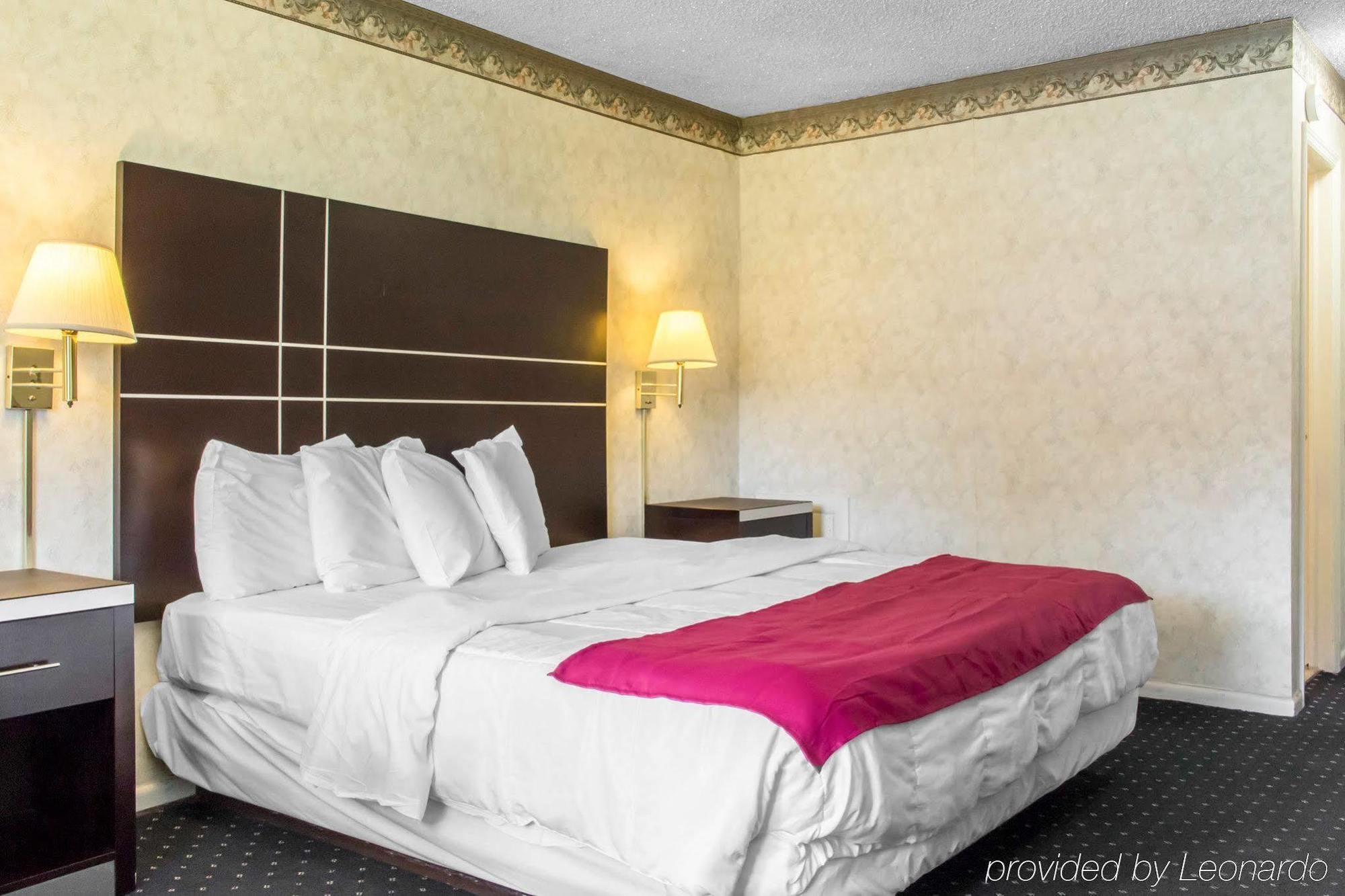 Oceanside Lodge Marmora Экстерьер фото