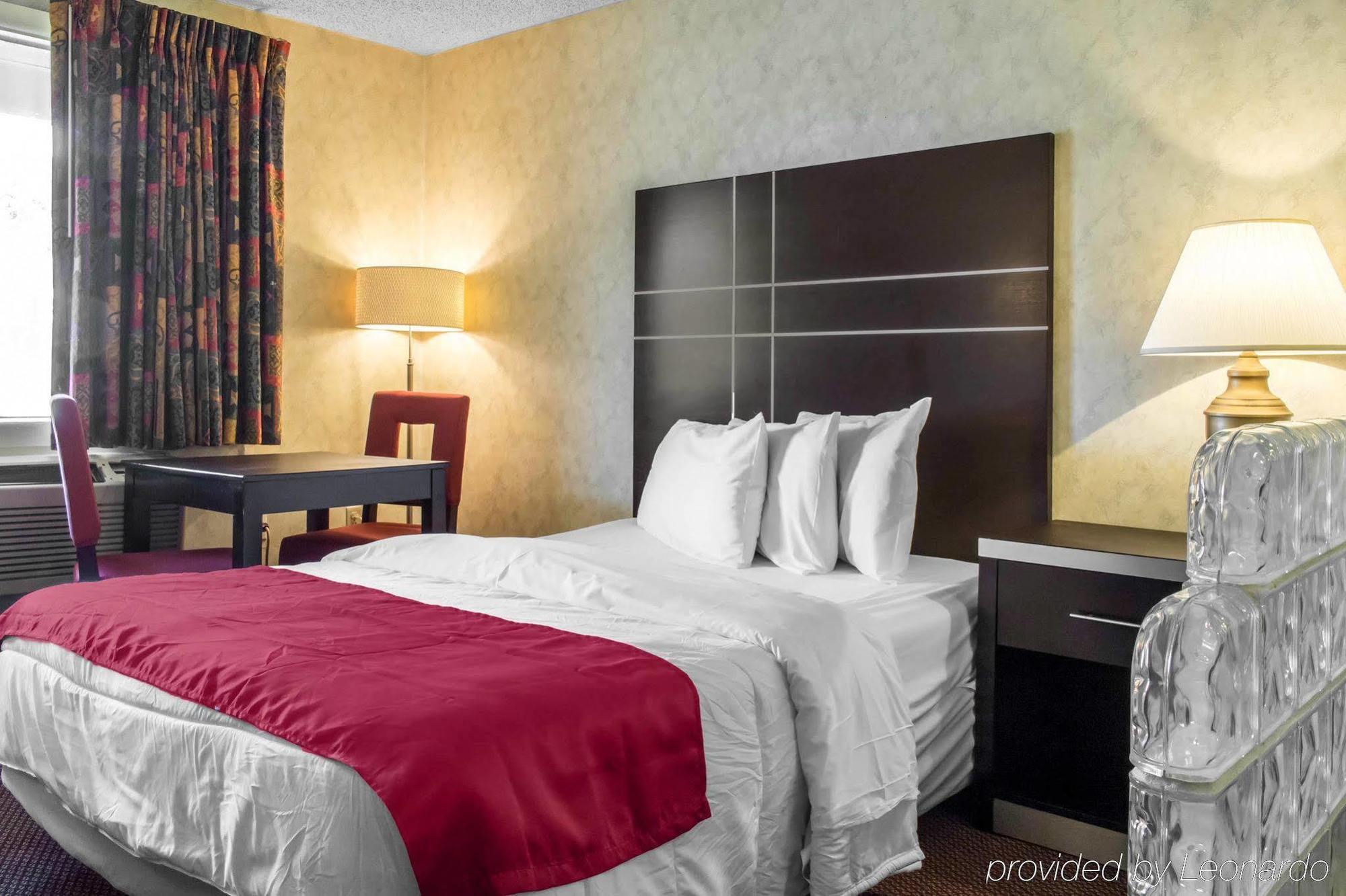 Oceanside Lodge Marmora Экстерьер фото